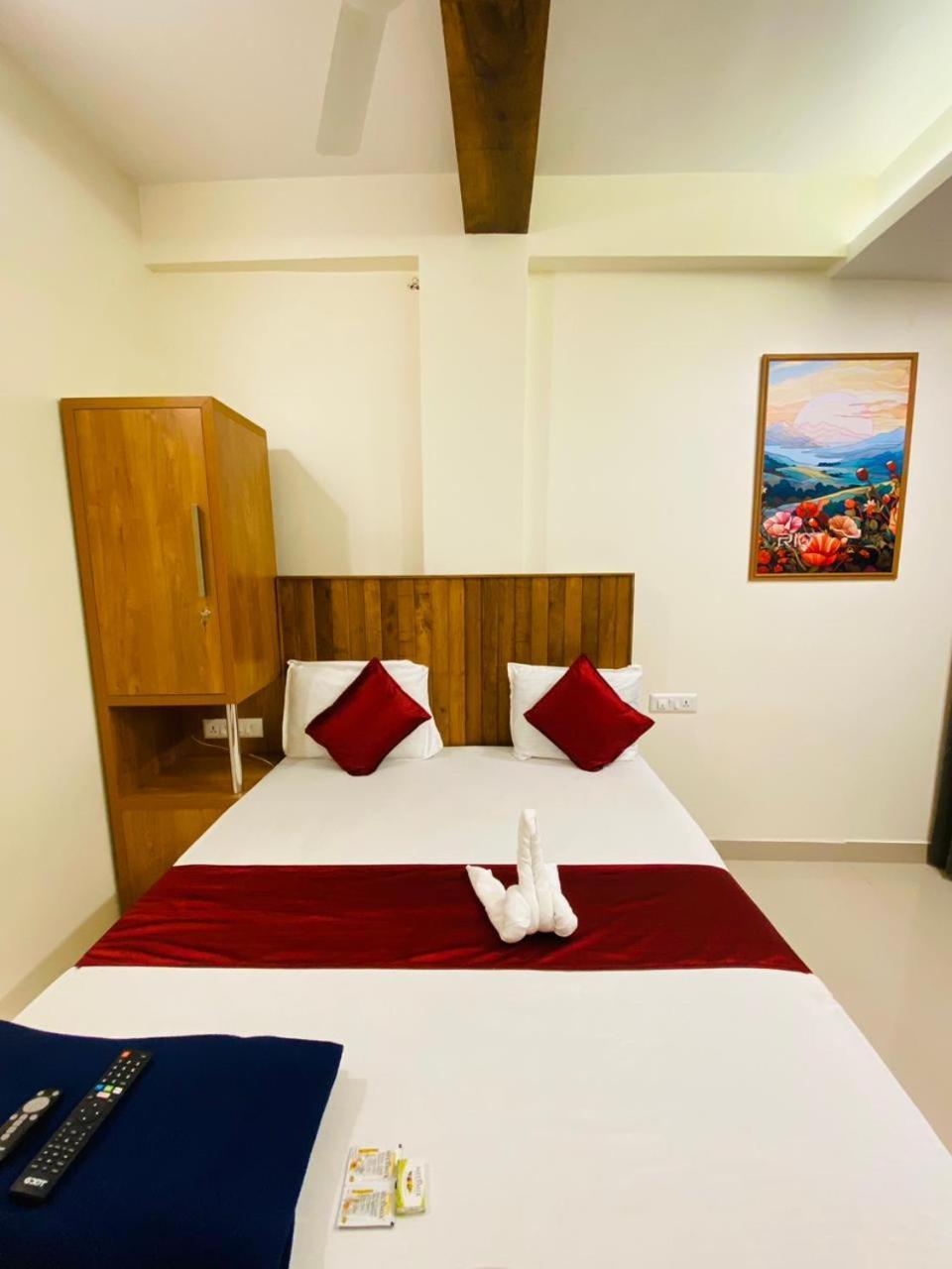 Rio Rooms Mims Calicut Exteriör bild