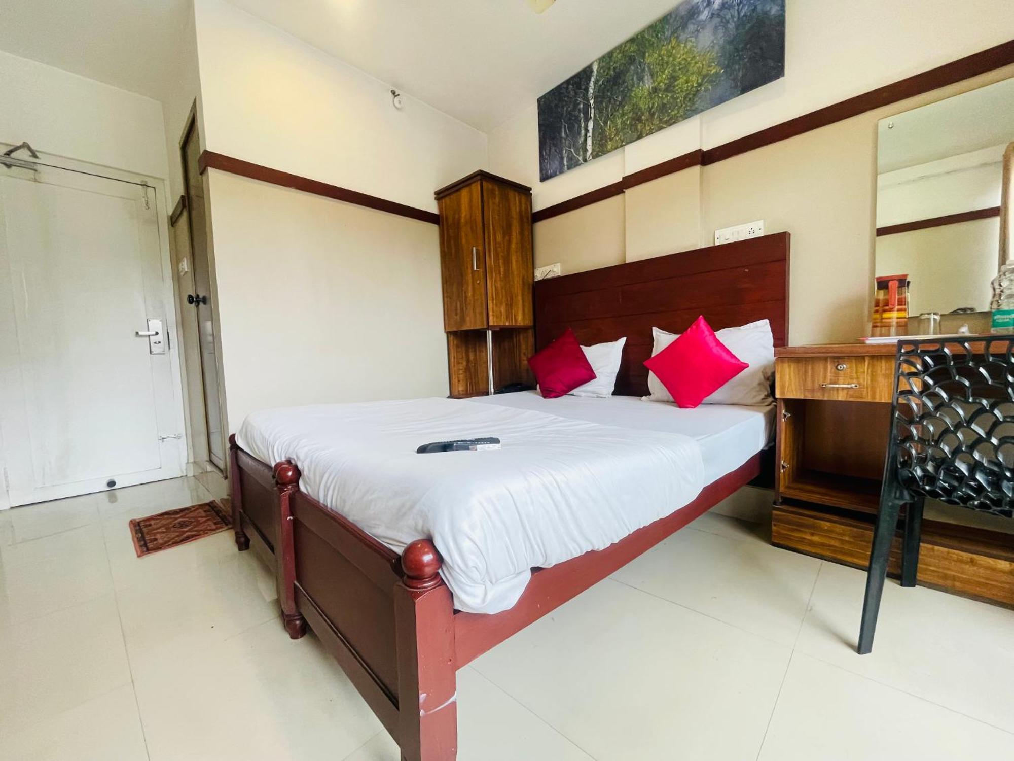 Rio Rooms Mims Calicut Exteriör bild