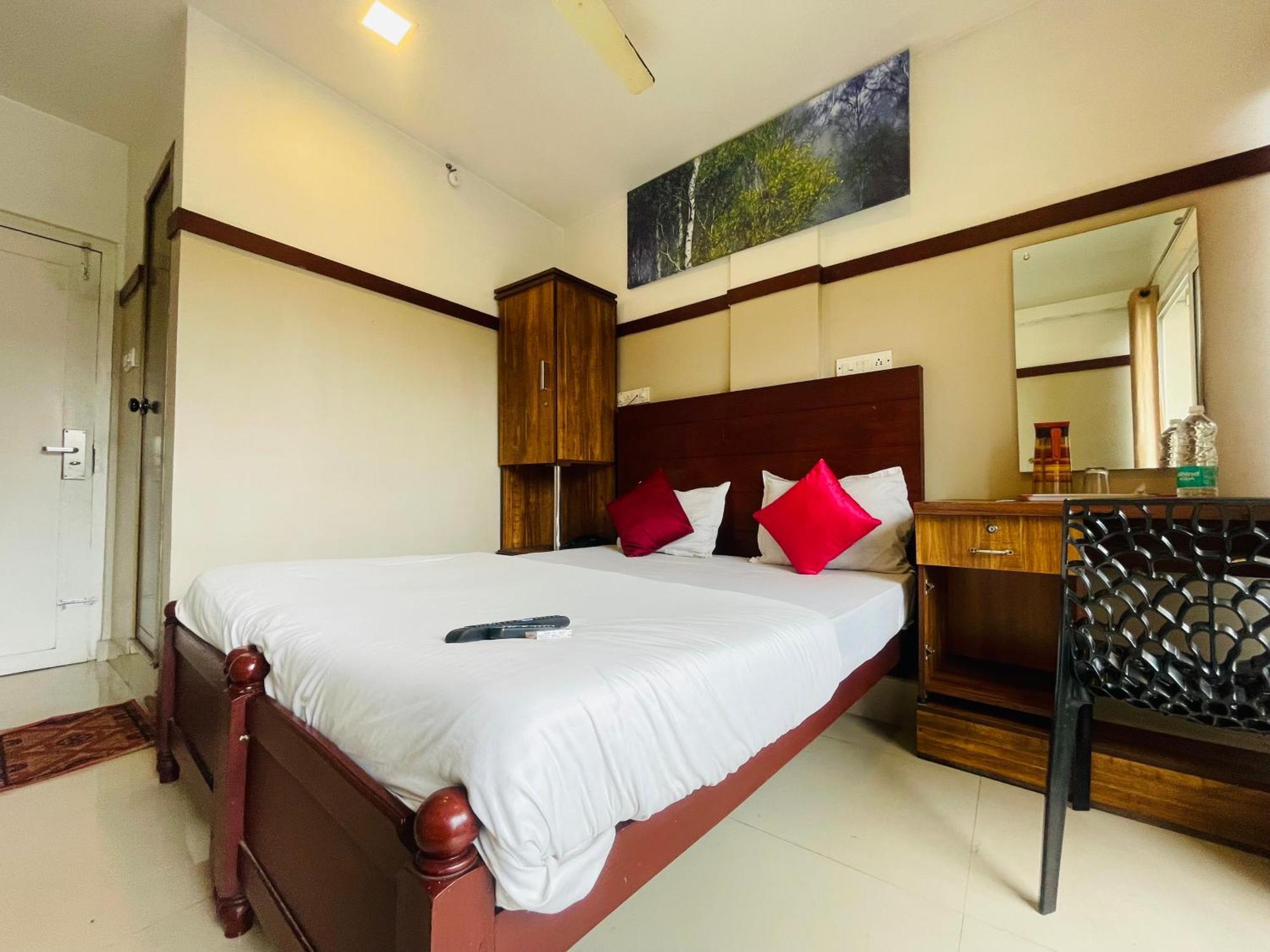 Rio Rooms Mims Calicut Exteriör bild