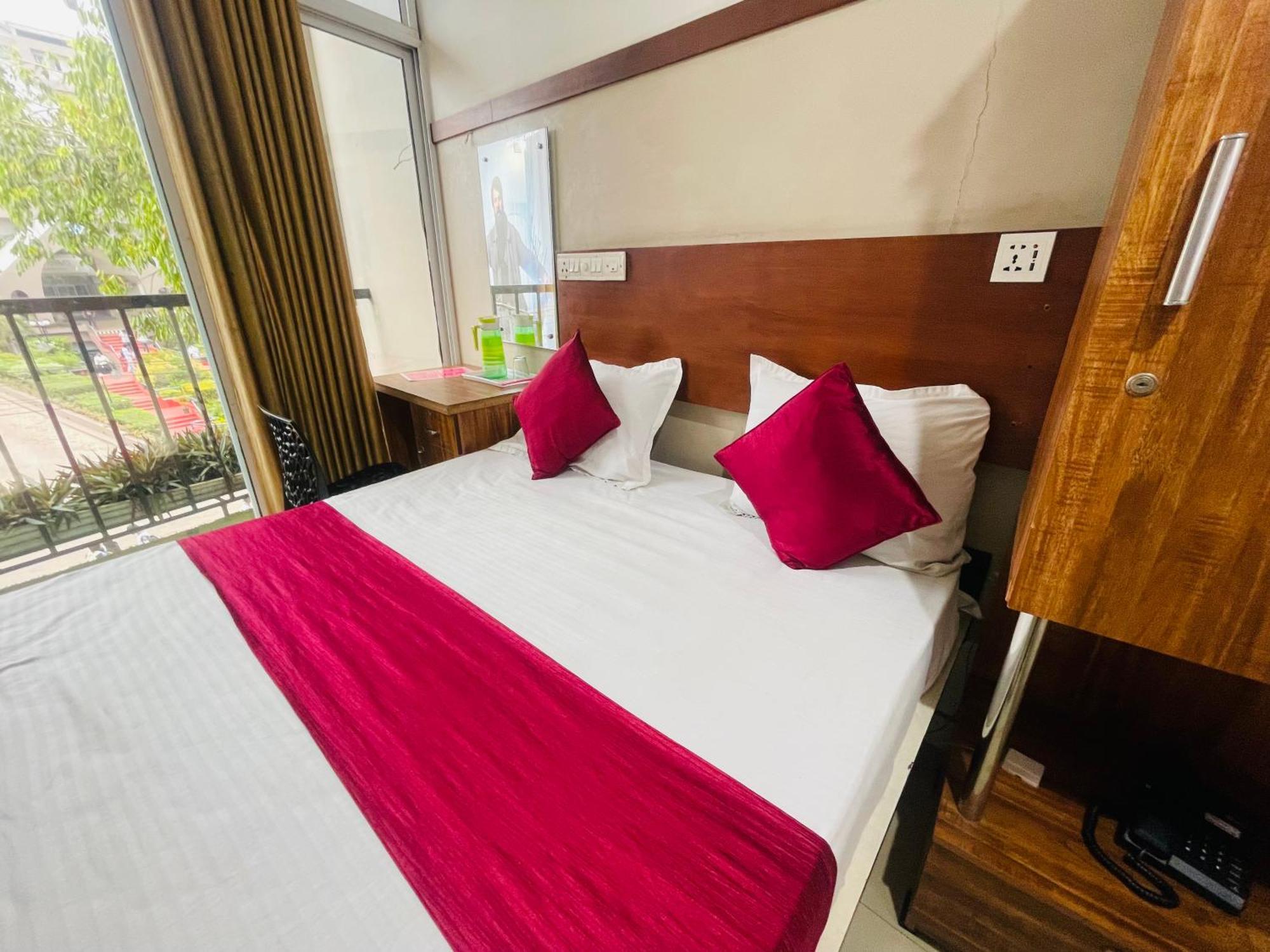 Rio Rooms Mims Calicut Exteriör bild