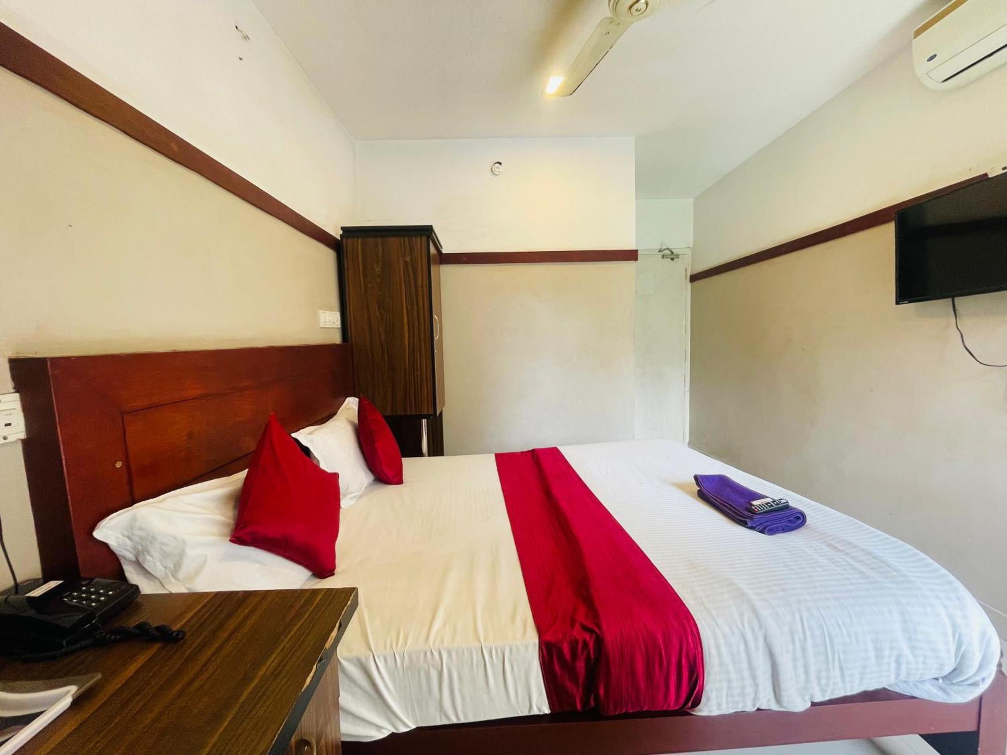 Rio Rooms Mims Calicut Exteriör bild